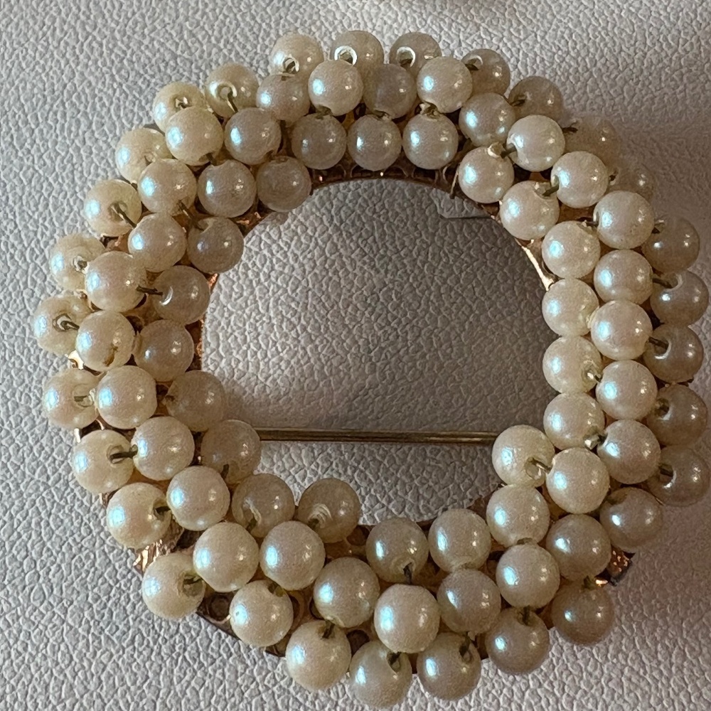 Vintage Hobe’  faux pearl brooch